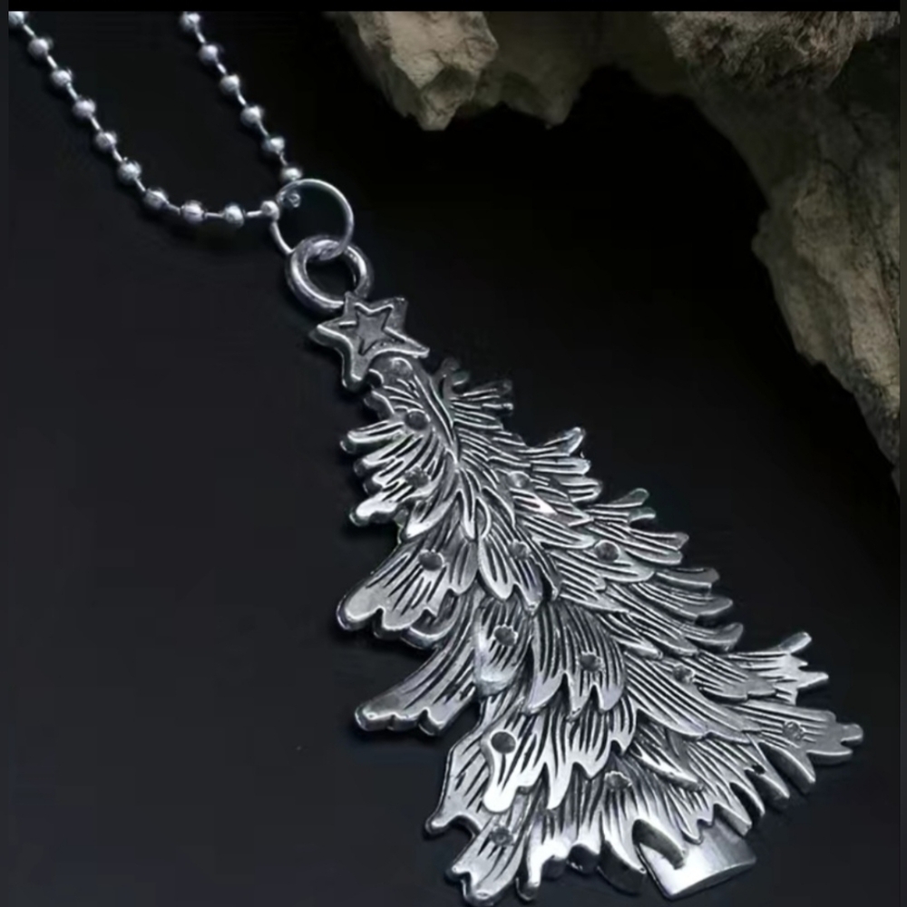 Silver Christmas 🎄 Necklace